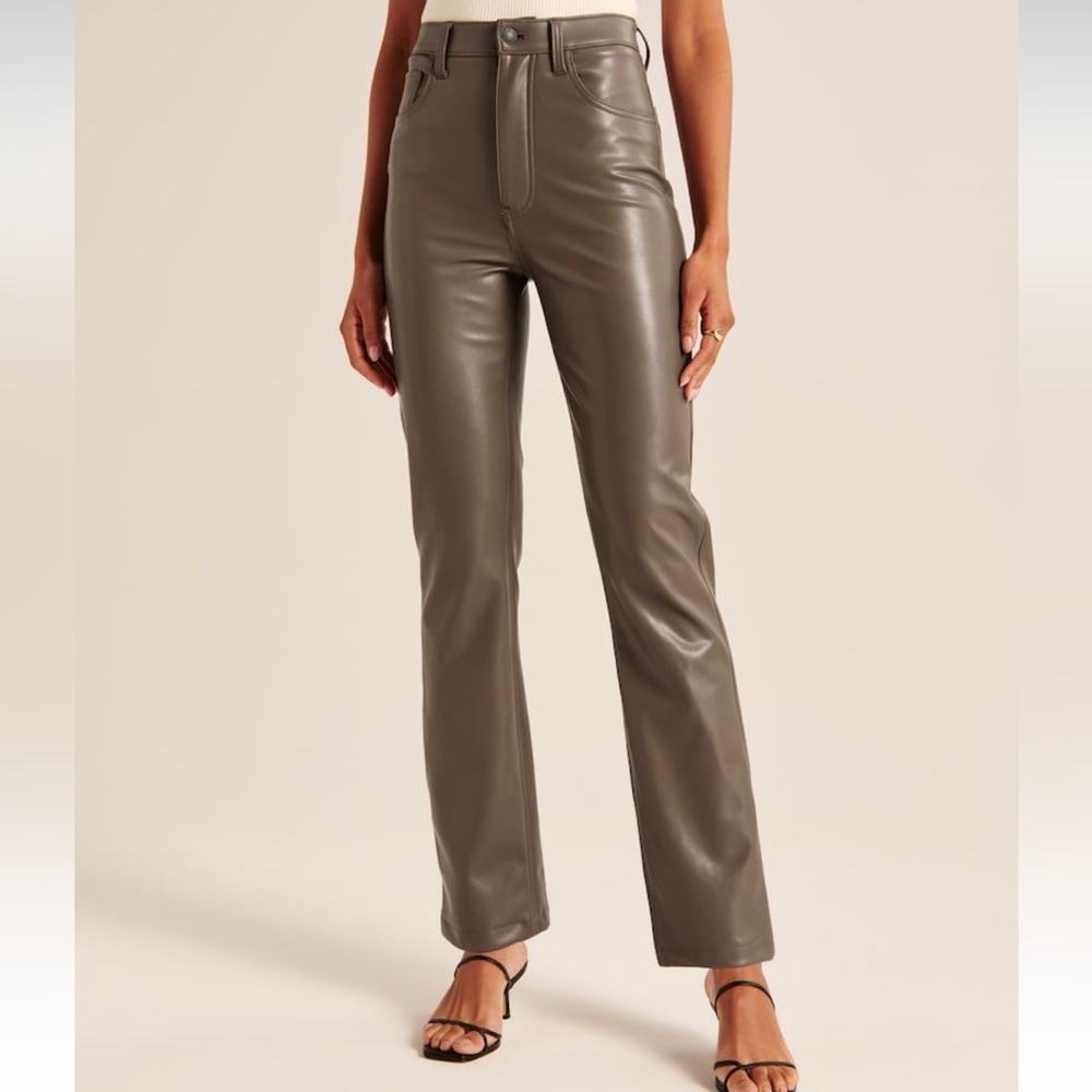 NWT 28 Long Abercrombie Ultra High Rise 90s Straight Faux Leather Pants, Green